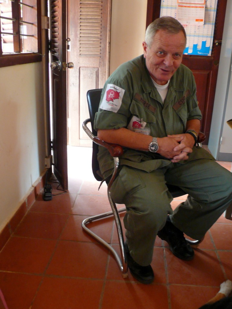 cambodia_amputee_assistance_theropy_180