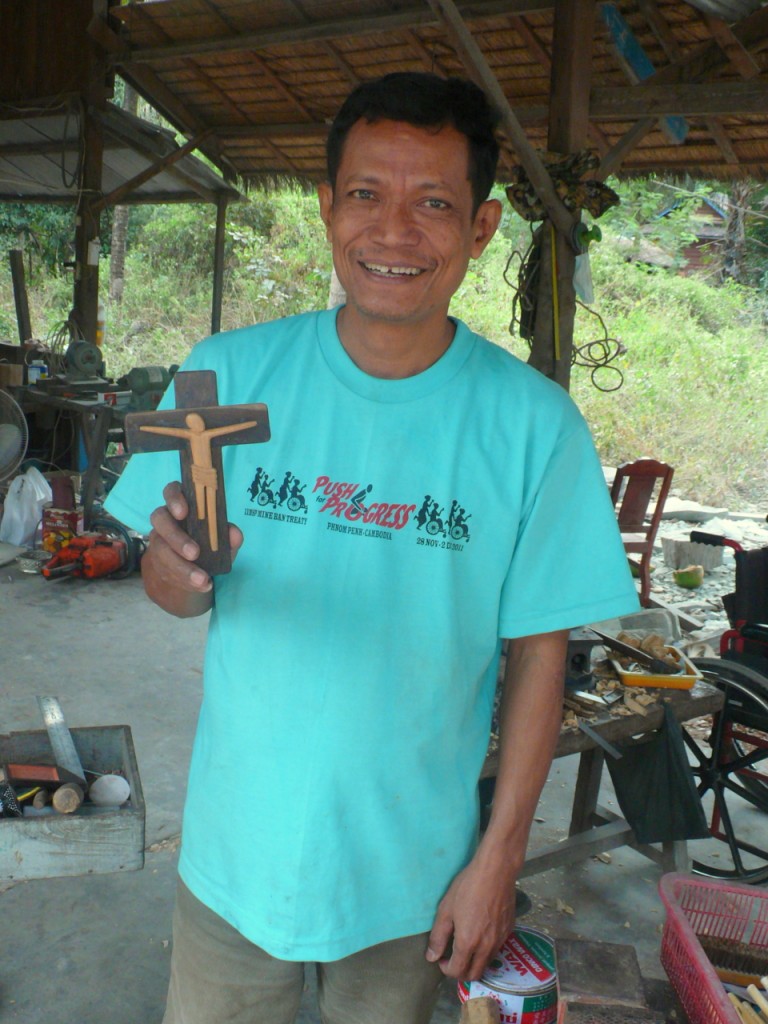 cambodia_amputee_assistance_theropy_190