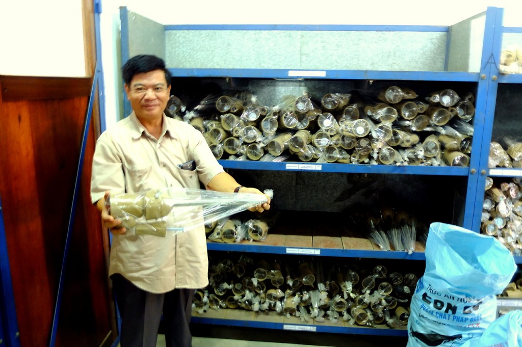 cambodia_amputee_assistance_theropy_280