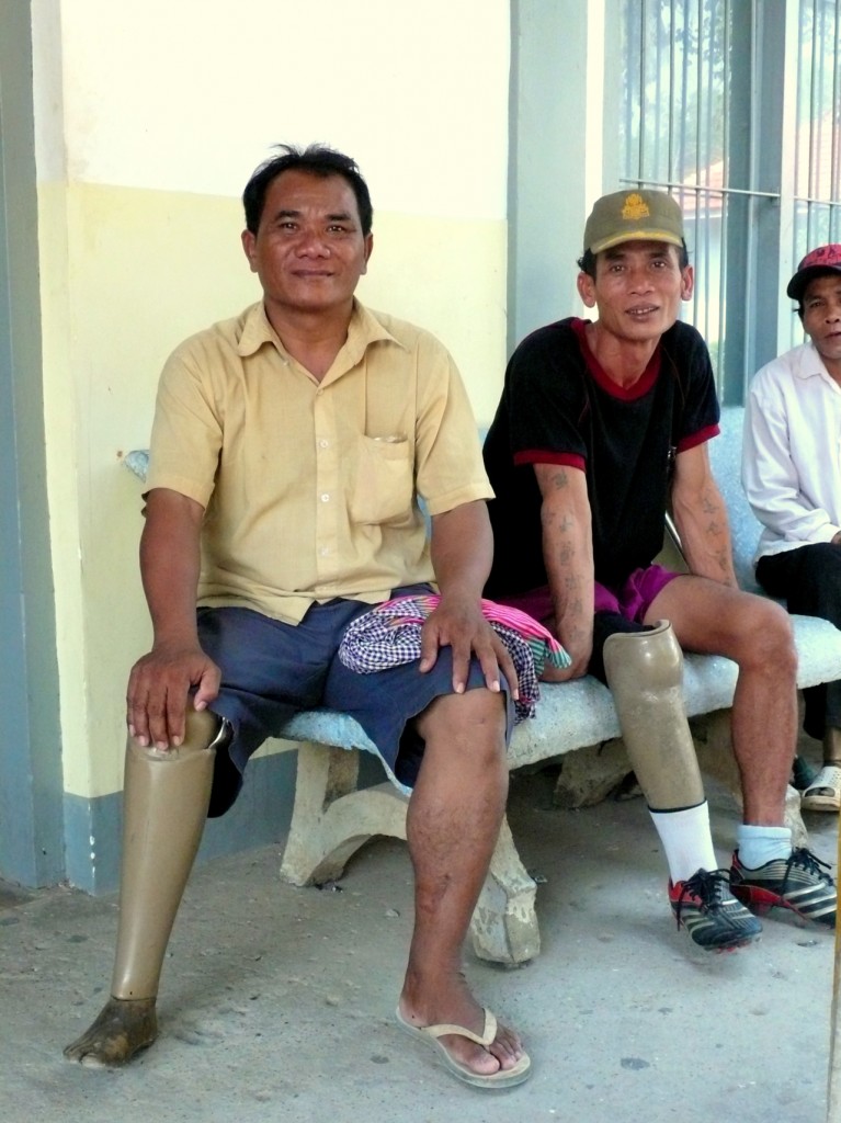 cambodia_amputee_assistance_theropy_605