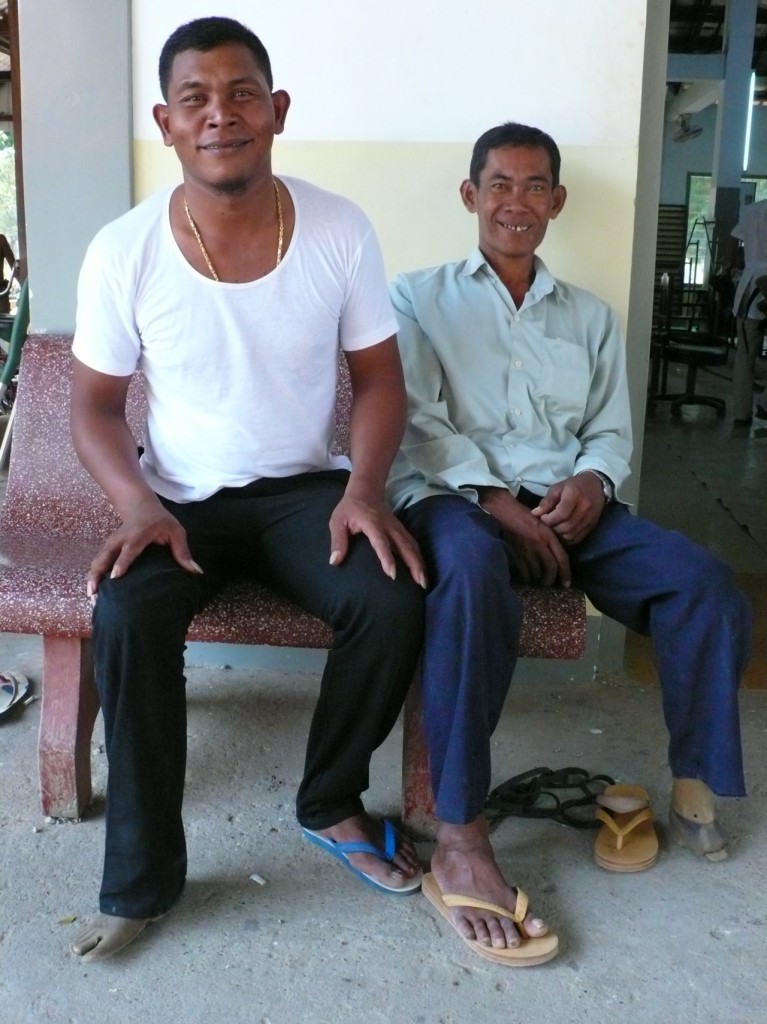 cambodia_amputee_assistance_theropy_610