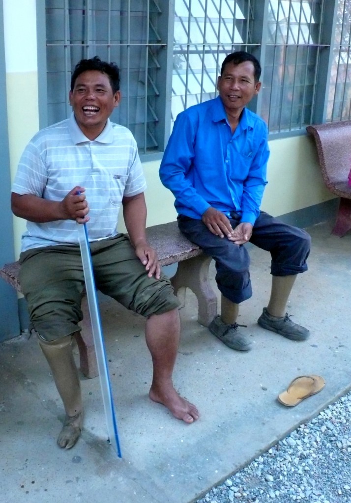 cambodia_amputee_assistance_theropy_665