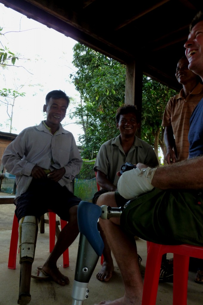 cambodia_amputee_assistance_theropy_670