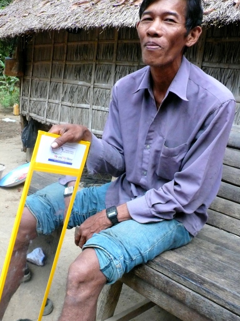 cambodia_amputee_assistance_theropy_680