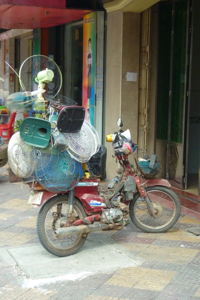 cambodia_amputee_assistance_theropy_780