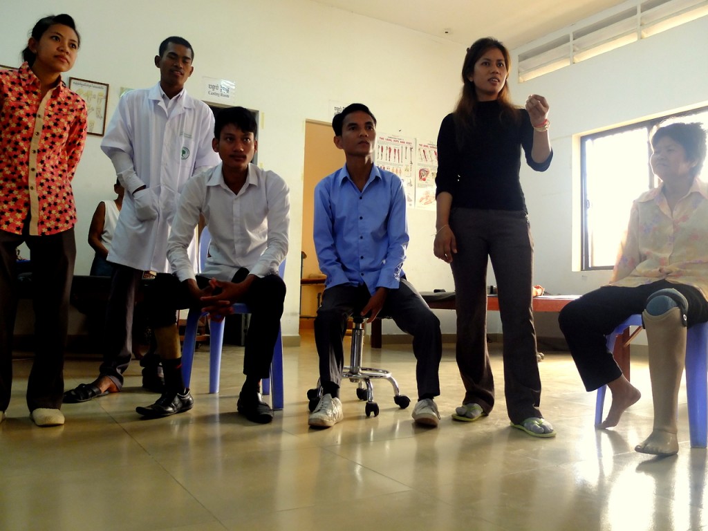 cambodia_amputee_assistance_theropy_mao