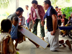 cambodia_amputee_assistance_theropy_535